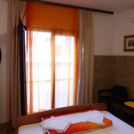 Jasminka Guest house Podgora